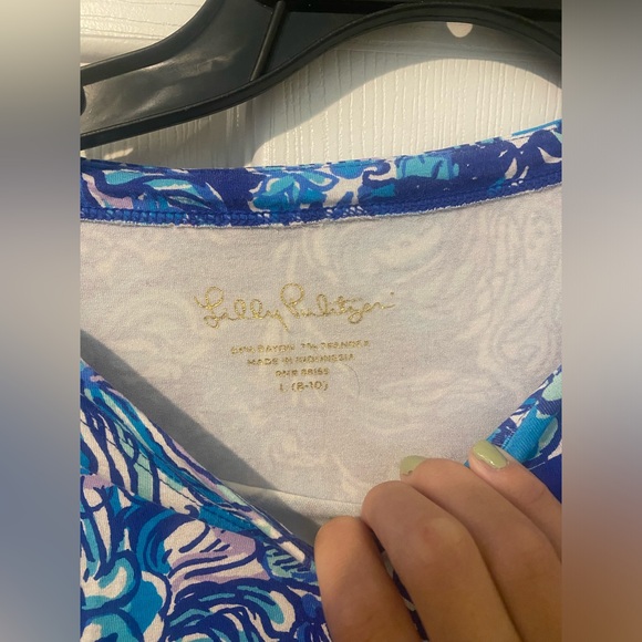 Lilly Pulitzer half sleeve shirt - Picture 3 of 5